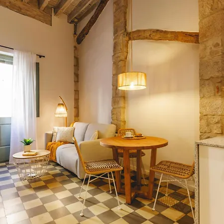 Bravissimo Calderers La Lleona, Heart Of The Barri Vell Girona